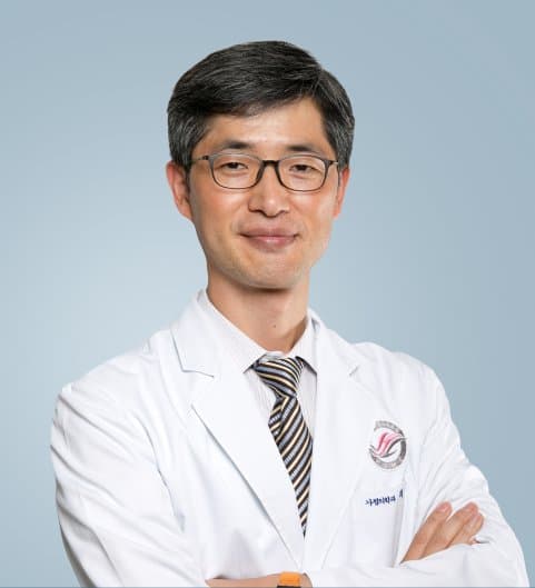 Dr. Abe Choi (Min-gyu)